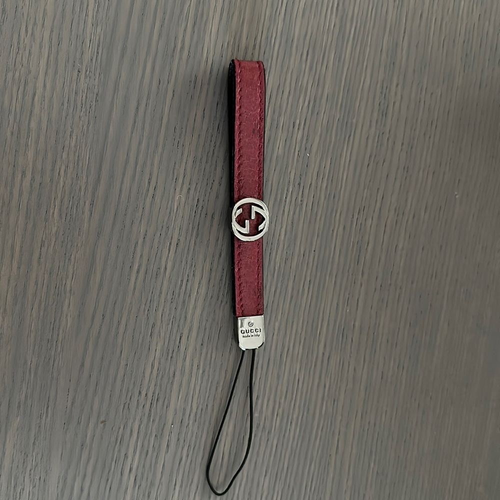 GUCCI cellphone leather chain